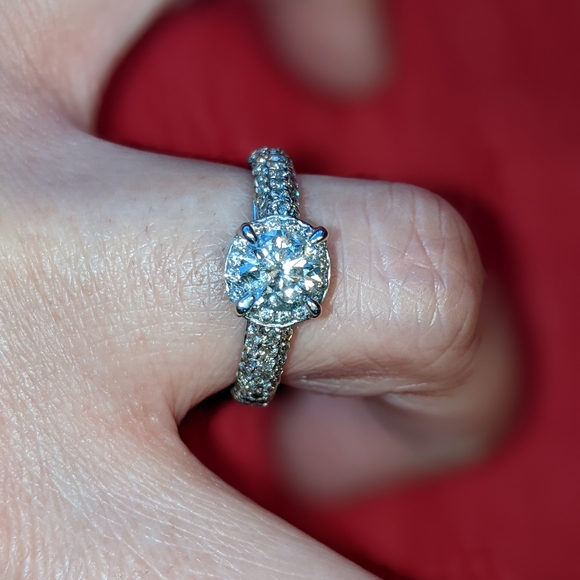 14k White Gold Halo Diamond Ring - Picture 8 of 8